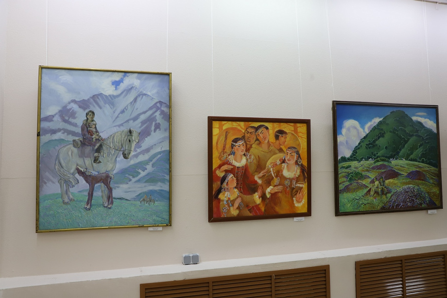 Персональная выставка Камчатского художника Юрия Захарова. Фоторепортаж. Фото: Виктор Гуменюк\ИА "Камчатка". Фотография 9