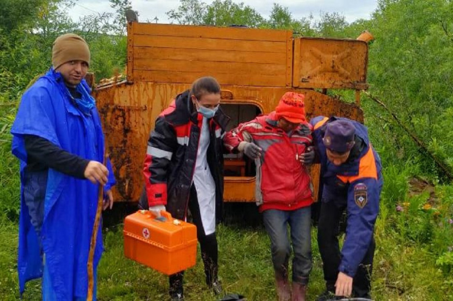 На Камчатке заплутавшая в лесу пенсионерка провела там более суток. Фото предоставлено пресс-службой краевого управления МЧС. Фотография 6