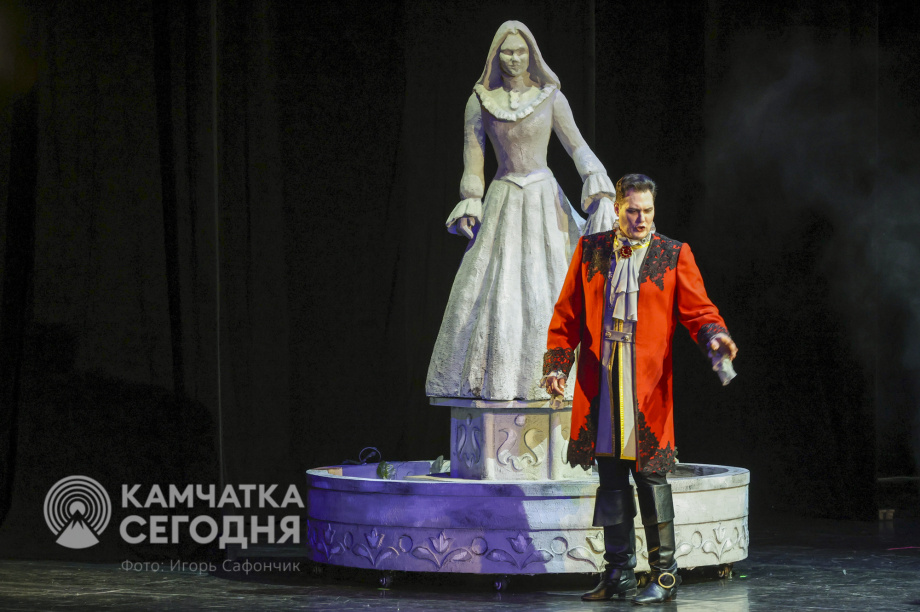 Пятьсот детей побывали на Губернаторской ёлке на Камчатке. Фото: ИА «Камчатка»/Игорь Сафончик. Фотография 71