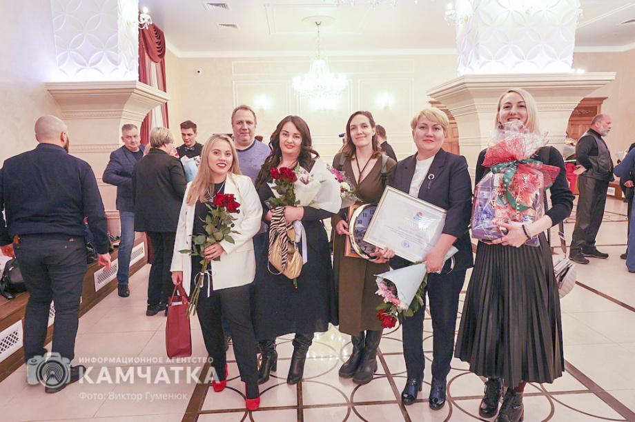Впервые вручены звания «Почетный журналист Камчатского края» — сегодня День Российской печати. Фото: Виктор Гуменюк\Солодов. BRIEF. Фотография 80