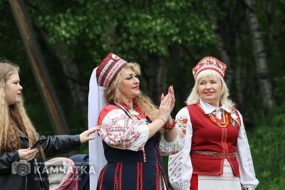 Мы славяне! — народное гуляние в Елизово было ярким и позитивным. Фото: ИА «Камчатка» \ Виктор Гуменюк. Фотография 24