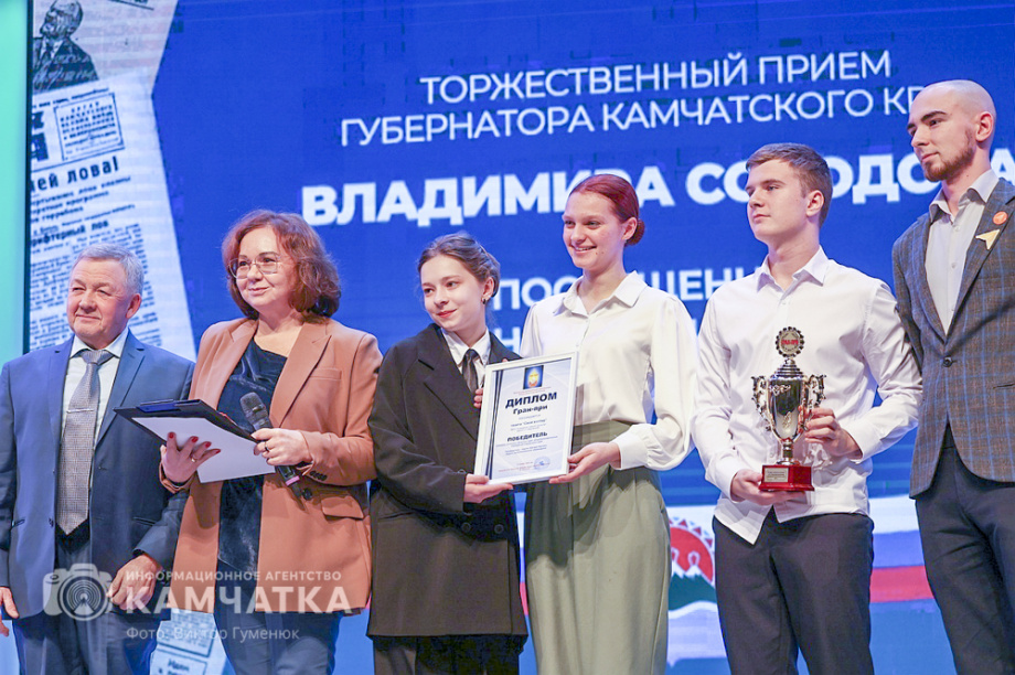 Впервые вручены звания «Почетный журналист Камчатского края» — сегодня День Российской печати. Фото: Виктор Гуменюк\Солодов. BRIEF. Фотография 61