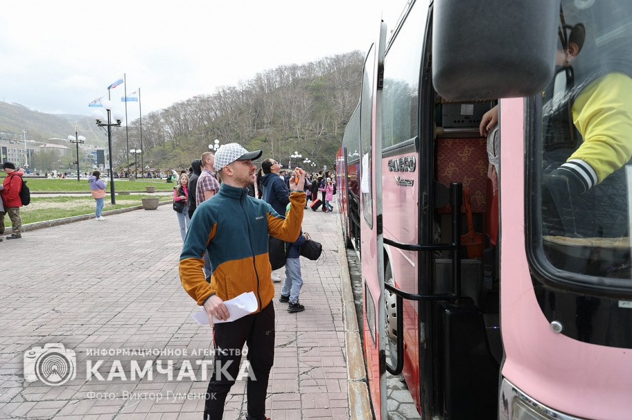 Проводы детей в камчатские оздоровительные лагеря. Фото: Виктор Гуменюк. Фотография 8