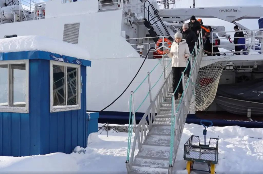 Более 2800 детей участников СВО на Камчатке пригласили на майские праздники. . Фотография 6