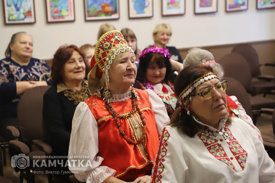 Святочные традиции вспоминали в краевой библиотеке Камчатки. Фото: Виктор Гуменюк. Фотография 29
