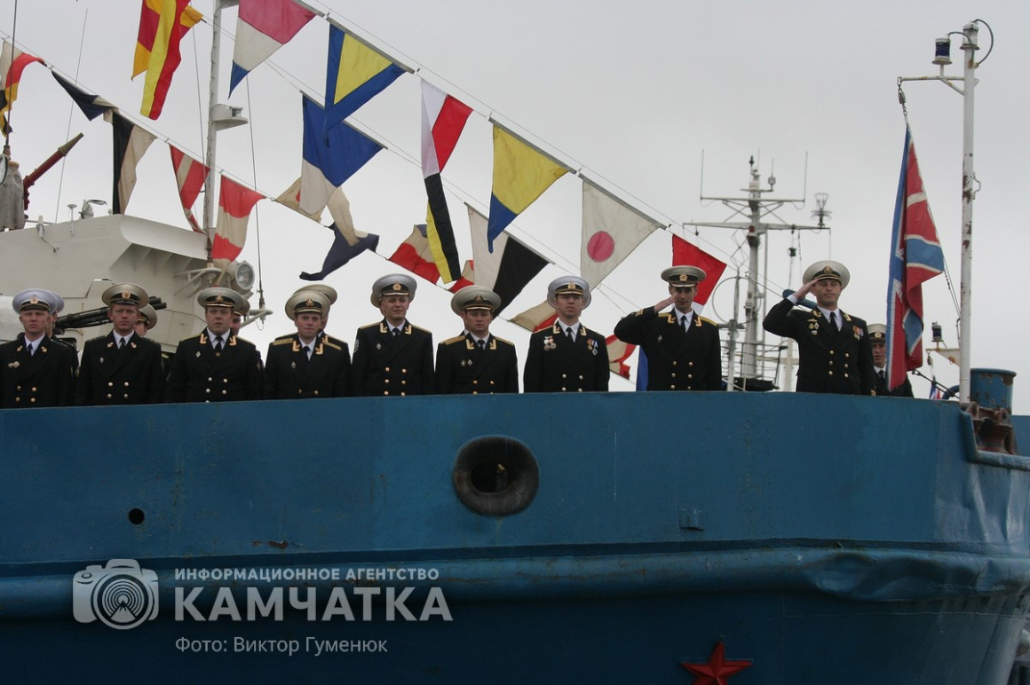 Камчатка празднует День Тихоокеанского флота. Фотоподборка. Фото: Виктор Гуменюк. Фотография 17