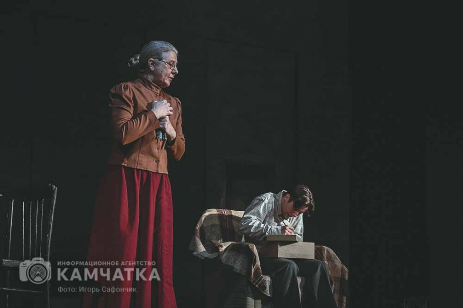 Гастроли Драматического театра ТОФ на Камчатке начались с премьеры. Фото: ИА «Камчатка». Фотография 5