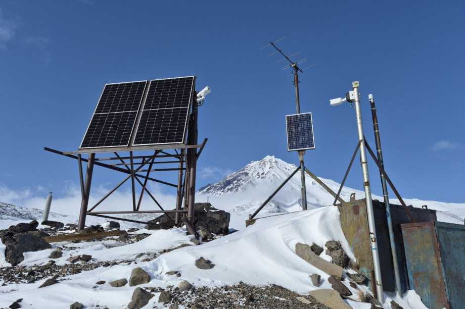 На Камчатке открылась новая станция слежения за вулканами «Налычево». Фото М. Некрасовой (Камчатского филиала ФИЦ ЕГС РАН )