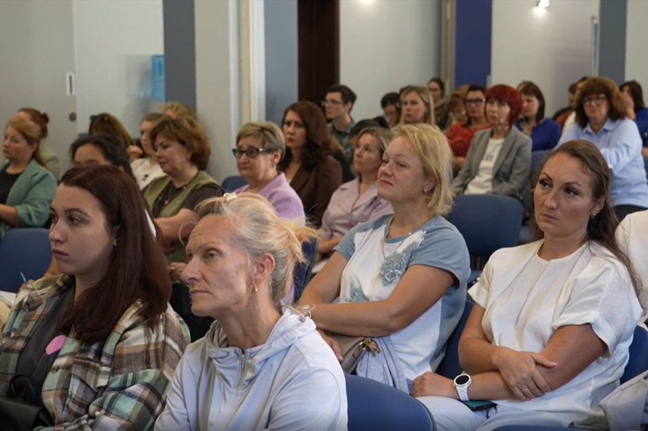 Камчатские педагоги учатся использовать нейросети в работе. Фото: Управление образования ПКГО. Фотография 8