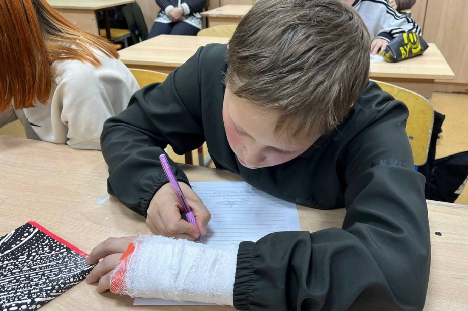 О ратном деле и защите Родины рассказали школьникам Вилючинска. Фото: фонд Защитники Отечества (Камчатка). Фотография 7