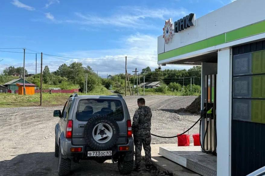 В камчатском поселке Ключи открыли социально-значимую АЗС. kamgov.ru. Фотография 1