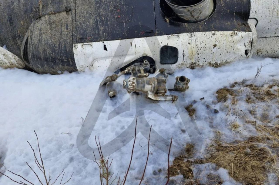 В Коми вертолёт Ми-8 с вахтовиками опрокинулся при жёсткой посадке. тг-канал "Авиаторщина". Фотография 3