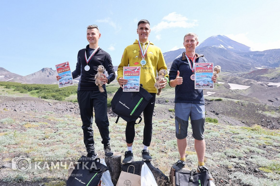 День вулкана на Камчатке собрал почти 2000 восходителей. фото: Виктор Гуменюк. Фотография 78