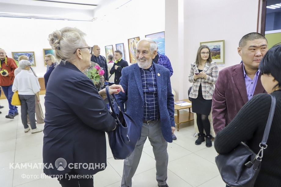 Открытие персональной юбилейной выставки Виталия Шохина «Мой вернисаж» на Камчатке. Фоторепортаж. Фото: Виктор Гуменюк\ИА "Камчатка". Фотография 24