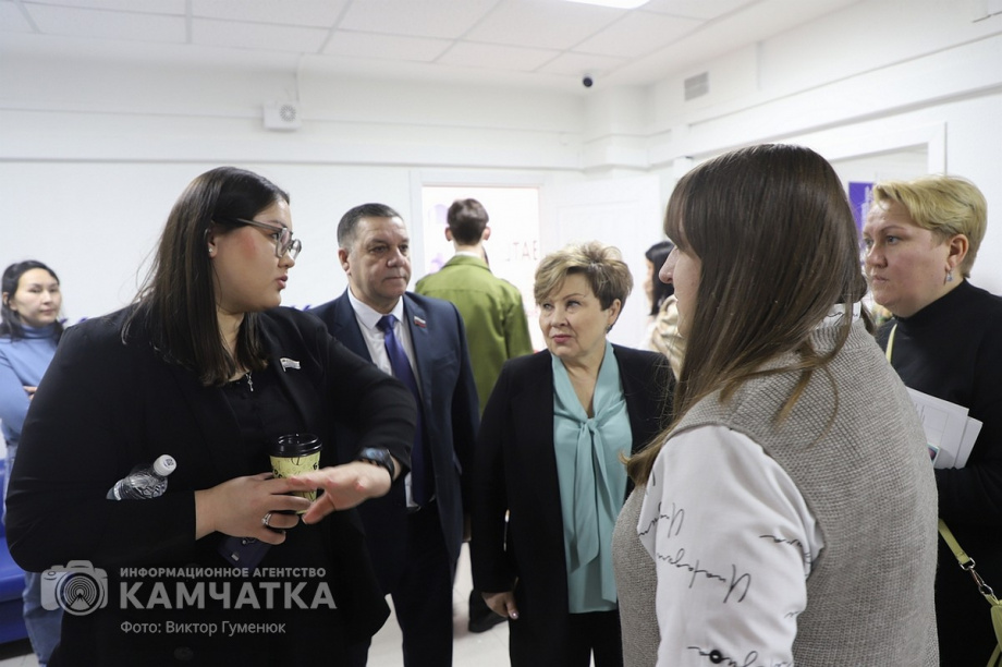 Штаб общественной поддержки открыт в краевой столице Камчатки. Фото:Виктор Гуменюк. Фотография 25