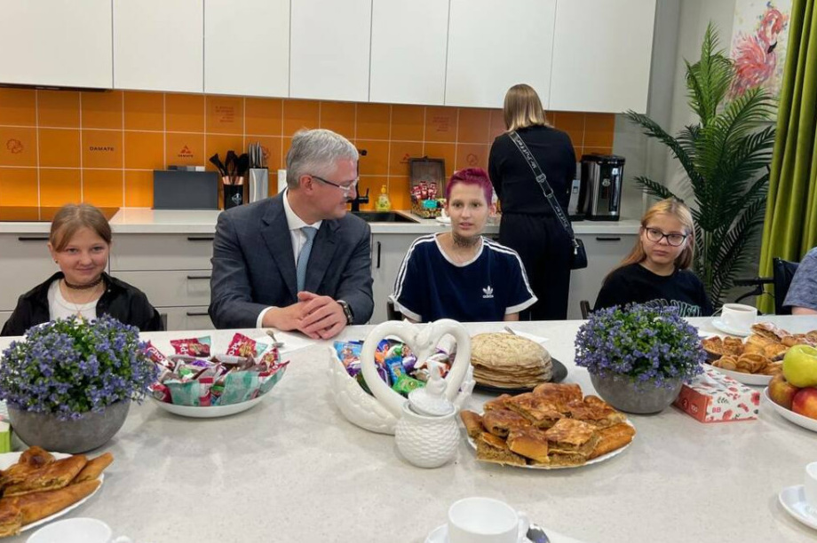 Губернатор Камчатки посетил уникальную социальную гостиницу для онкобольных детей. Фото: kamgov.ru. Фотография 2