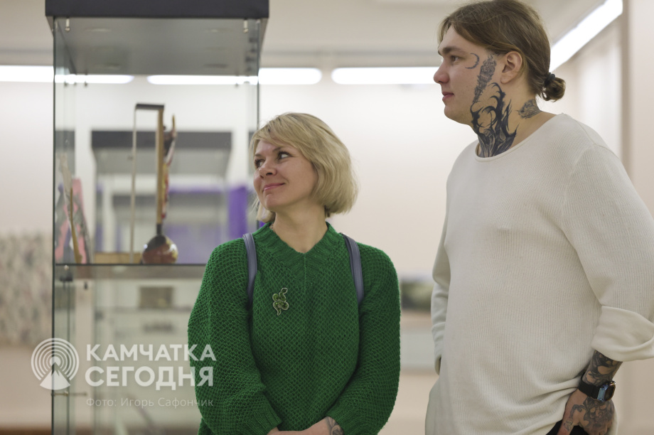 В Камчатском художественном музее открылась выставка о Японии. Фото: «Камчатка Сегодня»/Игорь Сафончик. Фотография 42