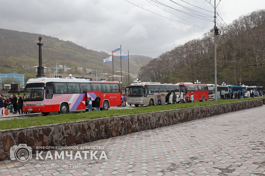 Проводы детей в камчатские оздоровительные лагеря. Фото: Виктор Гуменюк. Фотография 2