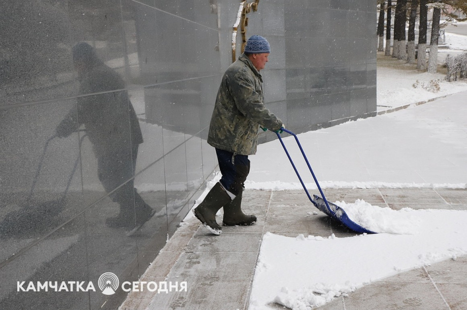 Первый снег выпал в столице Камчатки. Фоторепортаж. Фото: Виктор Гуменюк\ИА "Камчатка". Фотография 6