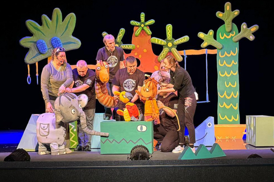 Гастрольная труппа камчатского театра кукол вернулась из Екатеринбурга. «На носу» ответные гастроли. Фото: t.me/kampuppet. Фотография 2