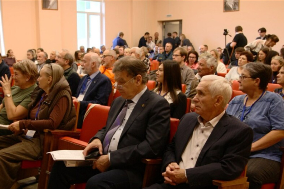 Будущее сейсмологии и спасения от землетрясений обсуждают  на Камчатке . Фото: kamgov.ru. Фотография 4