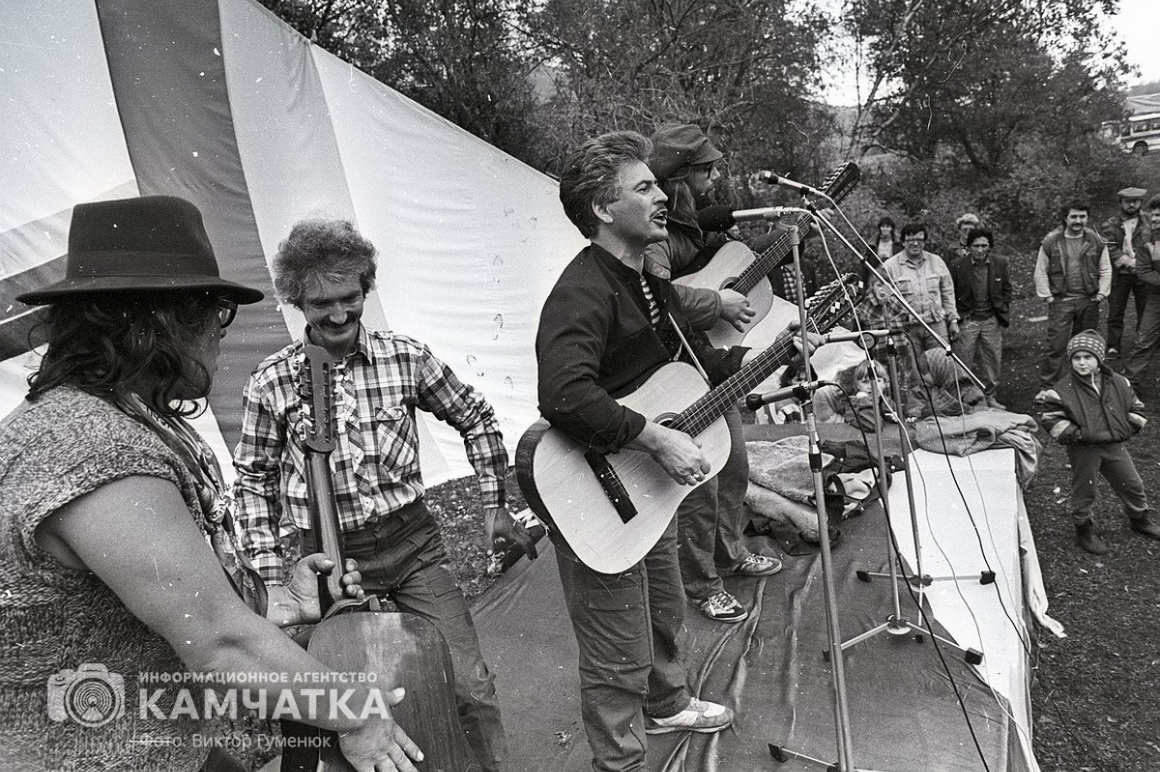 Камчатцы отмечают международный день бардовской песни. Фотоподборка. Фото: Виктор Гуменюк. Фотография 14