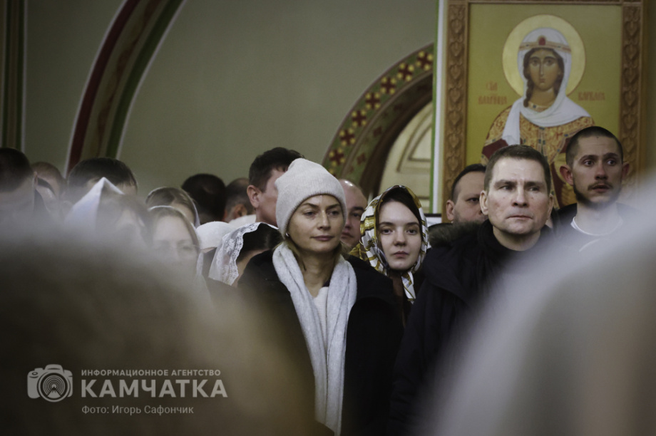 Рождественская служба в соборе Святой Троицы на Камчатке (фоторепортаж). Фото: «Камчатка Сегодня» \ Игорь Сафончик. Фотография 85