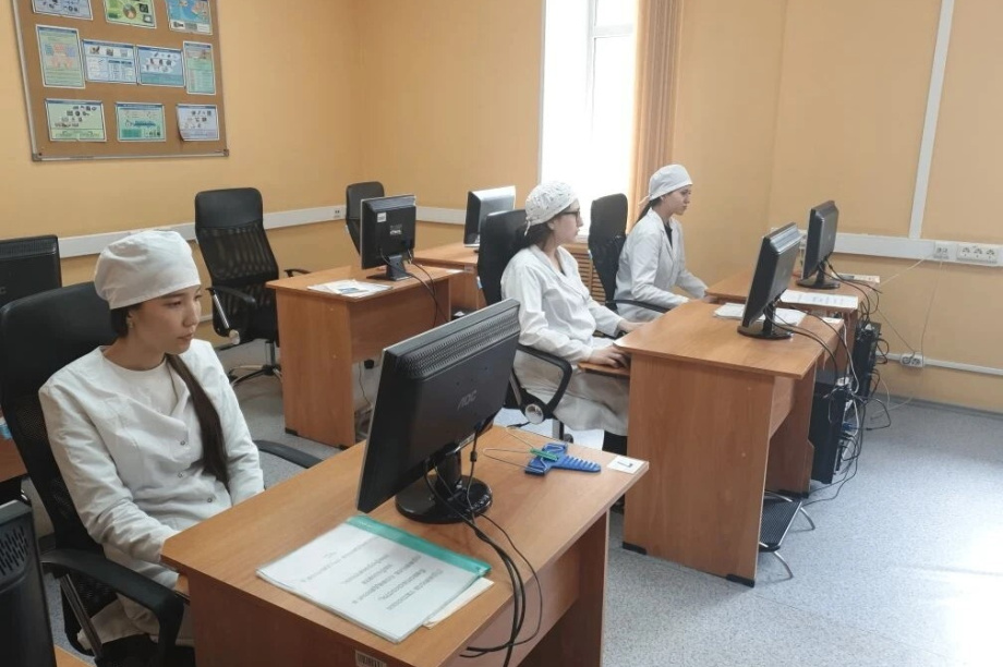 Более 360 первокурсников приступили к обучению в Камчатском медицинском колледже. 