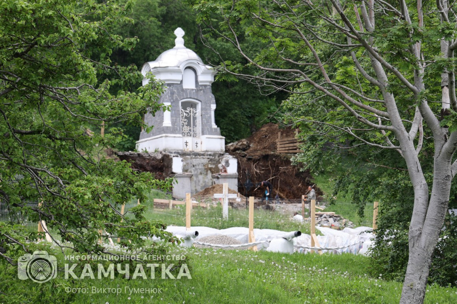 На Камчатке начались работы по реставрации часовни-памятника. фото: Виктор Гуменюк. Фотография 2