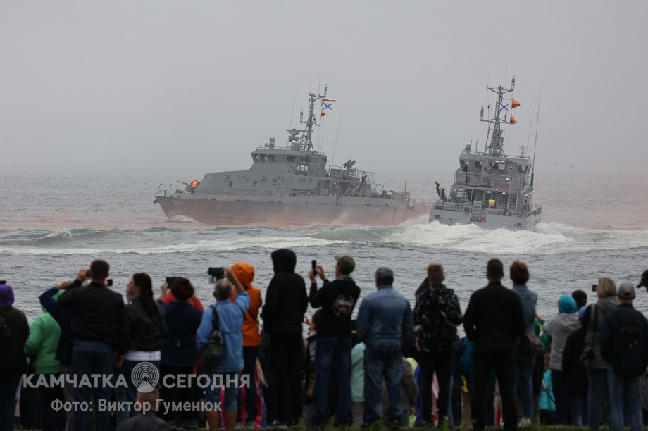 День Военно-Морского Флота в центре Петропавловска-Камчатского. Фоторепортаж. фото: Виктор Гуменюк. Фотография 58