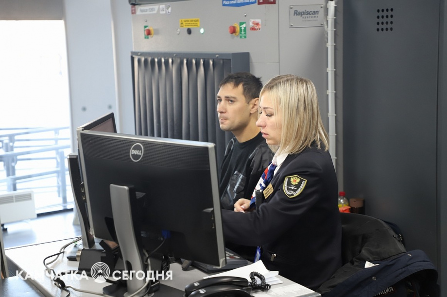 Эксперимент по ограничению провоза икры стартовал на Камчатке. Фоторепортаж. Фото: Виктор Гуменюк\ИА "Камчатка". Фотография 6