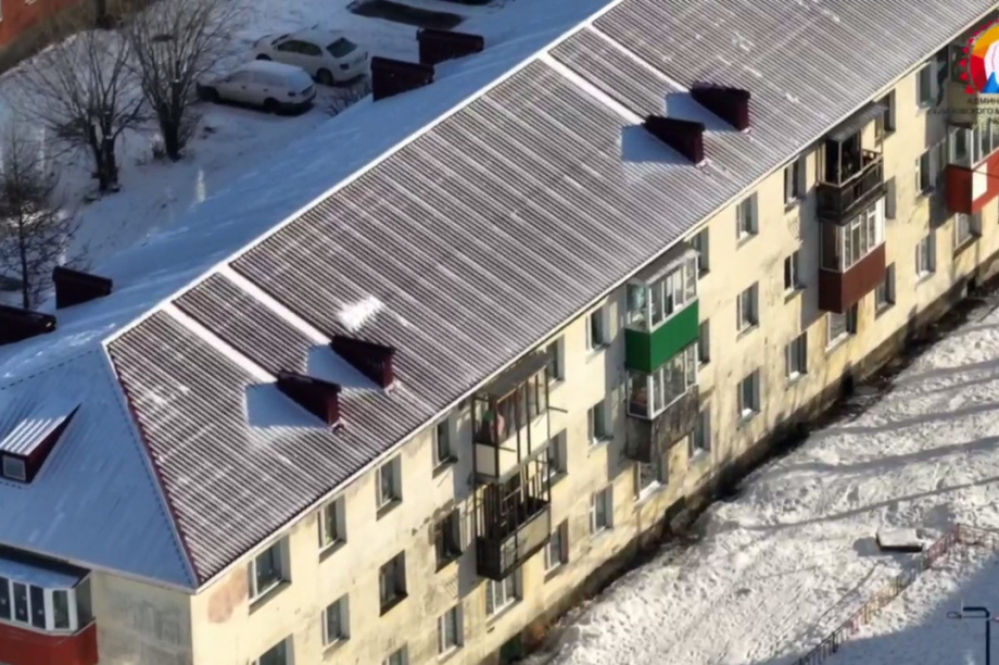 В Сосновке восстановили кровлю дома после пожара в октябре. Фото: Администрация ЕМР. Фотография 2